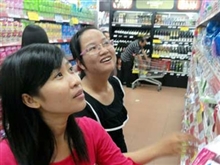 Sản phẩm hàng nhãn riêng với logo Co.op Mart được in rõ trên bao bì. Ảnh: Thanh Đạm.&nbsp;