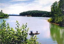 Hồ Đồng Chương (Nho Quan).  