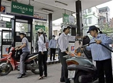 Giảm thuế nhập khẩu xăng dầu để giảm áp lực lỗ cho doanh nghiệp&nbsp;